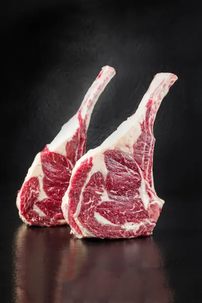 Tomahawk porzionata di Bovino Adulto (Cassa da 5,5 Kg)