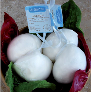 Vaschetta scamorza bianca (2 vaschette da 2,5 Kg Cad.)