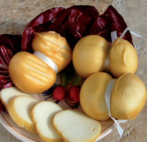 Vaschetta Scamorza affumicata (2 Vaschette da 2,6 Kg Cad.)